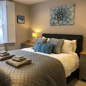 https://the-basement-flat-bath.tophotelsbath.com