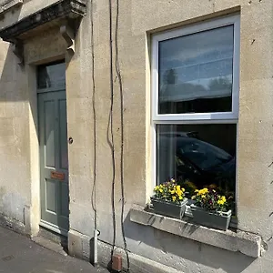 https://cosy-19th-century-town-house-bath-central.tophotelsbath.com