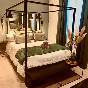 https://the-fifth-quarters-grade-ii-listed-apartment-the-lace.hotelsin-nottingham.com