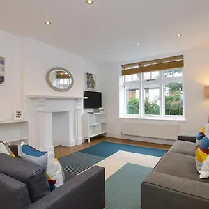https://the-dagmar-grove-apartments.hotelsin-nottingham.com