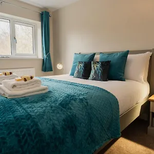 https://ideal-1-bedroom-home-in-chester-ev-charger-parking-sleeps-4.hotelsin-chester.com